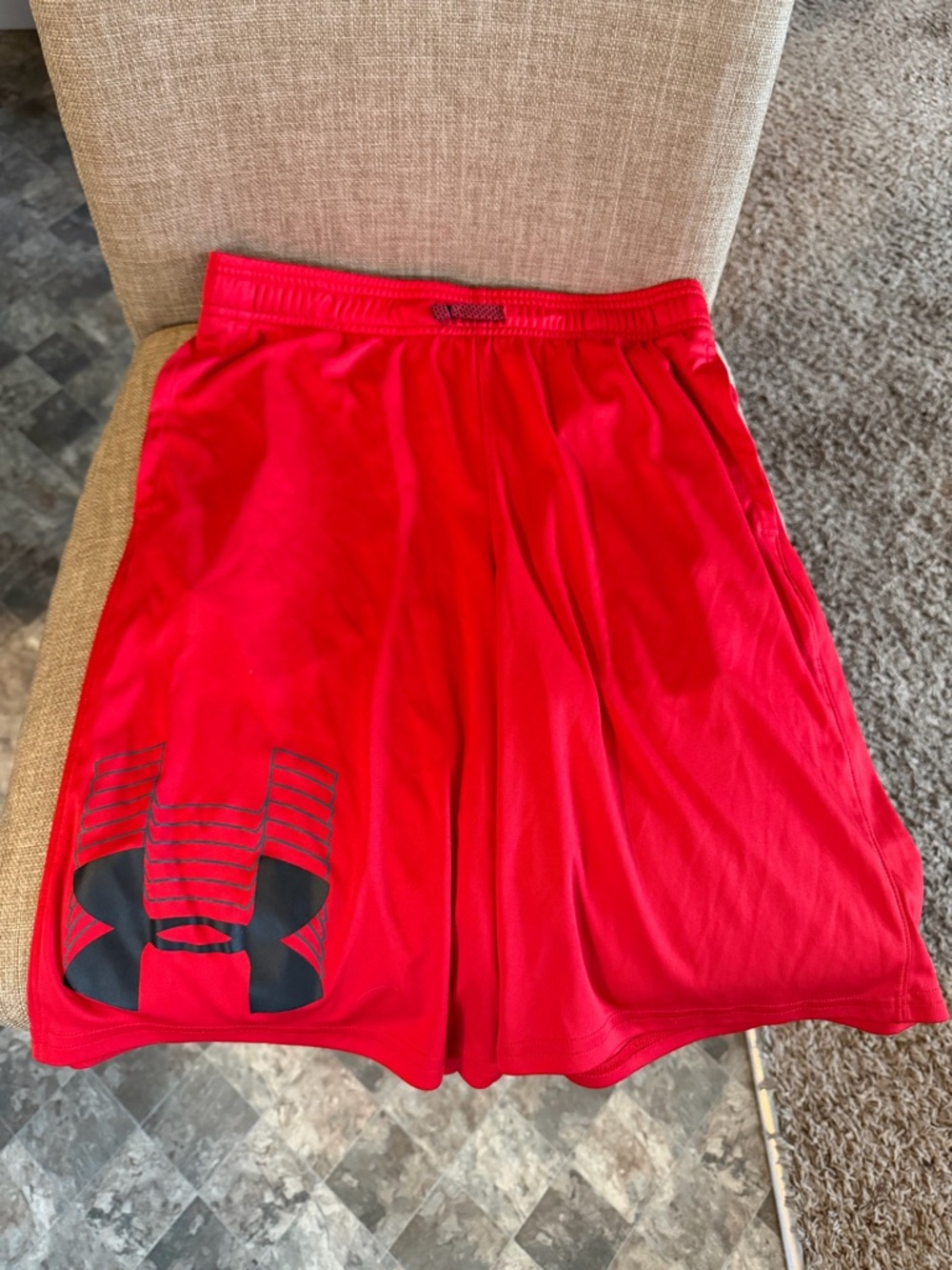 Under Armour Performance Shorts - Picture 2 of 5